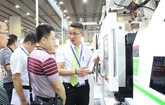 Yizumi Shows Prominent Technical Strengths at Chinaplas 2015